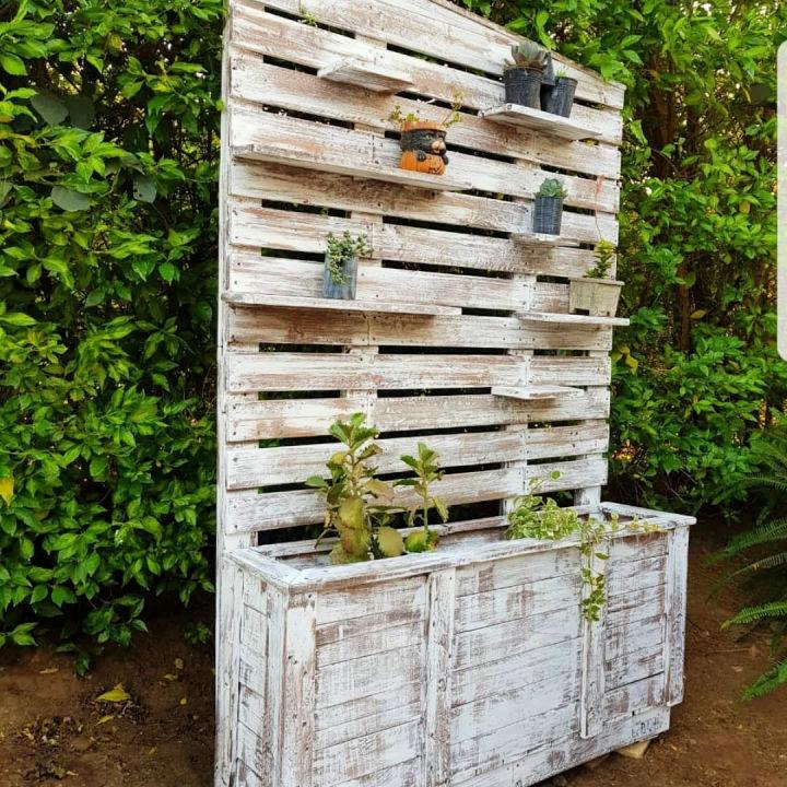 Planting Box From A Wood Pallet