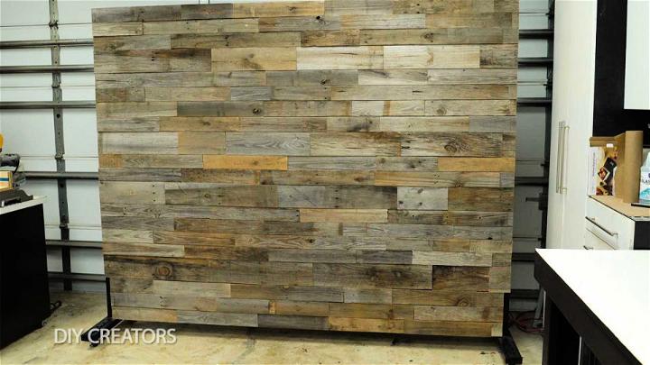 Portable Wall Using Pallets