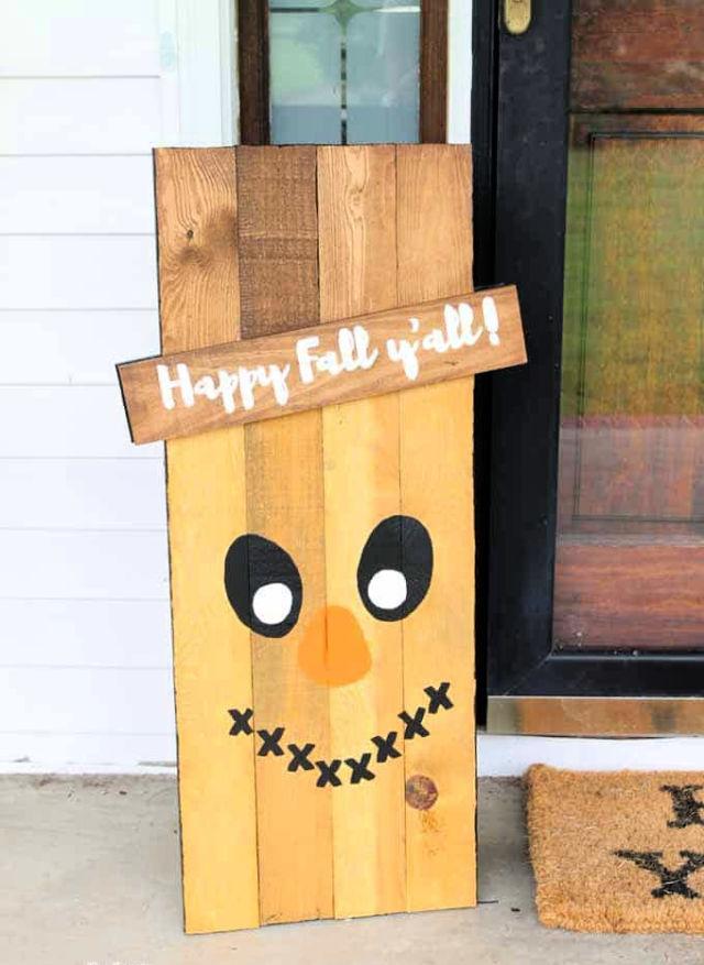 Reversible Pallet Scarecrow Snowman