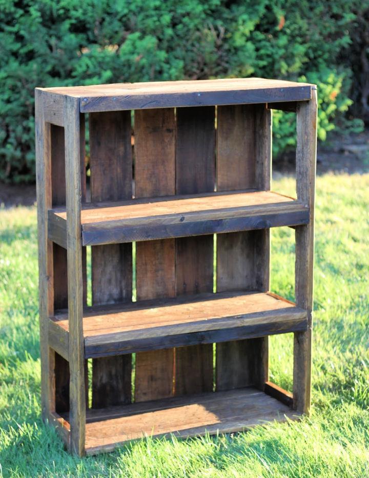 30 Diy Pallet Bookshelf Ideas Wooden, How To Make Shelves Out Of Wood Pallets