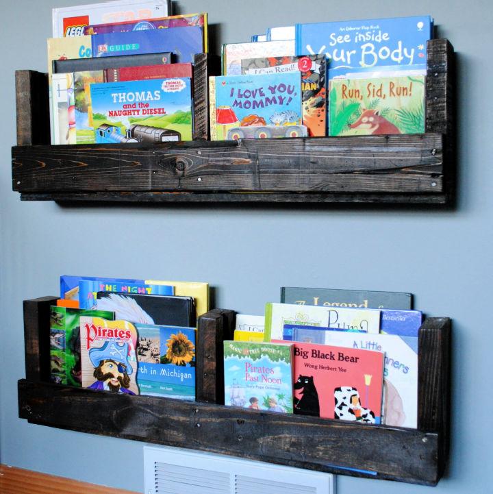 Wooden Pallet Bookshelf