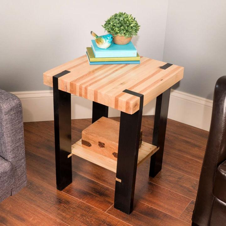 Wooden Pallets Side Table